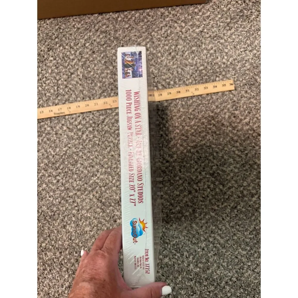 Sunsout 1000 pc puzzle sealed NIB